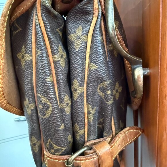 AUTHENTIC VINTAGE LOUIS VUITTON MONOGRAM "SAUMUR" 30 SHOULDER BAG/CROSSBODY - Picture 6 of 10